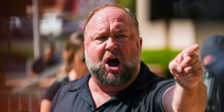 Dünyanın En Zengin Komplo Teorisyeni İflas Etti