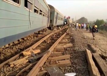 Mısır’da tren kazası: 2 ölü, 29 yaralı