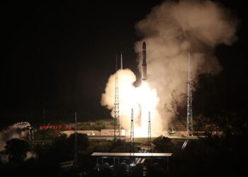 Çin 10 uyduyu birden fırlattı