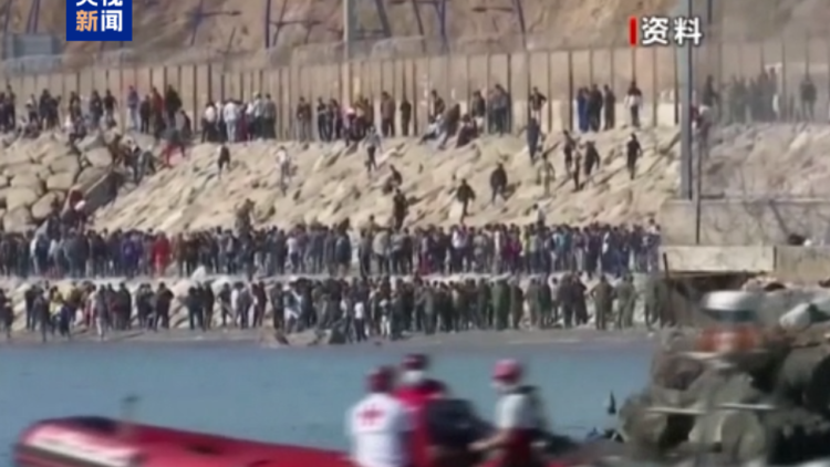 İspanya göçmenlere karşı Ceuta’daki sınır hattını kapattı İspanya göçmenlere karşı Ceuta’daki sınır hattını kapattı