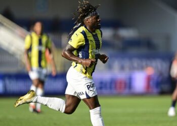 Allan Saint Maximin Fenerbahçe’de ilki yaşadı
