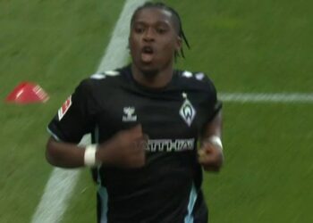 Galatasaray gönderdi ilk maçında şov yaptı