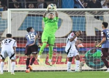 ‘Trabzonspor ve Beşiktaş yılda 10 maç oynasa Uğurcan Çakır Ballon d’Or alır’