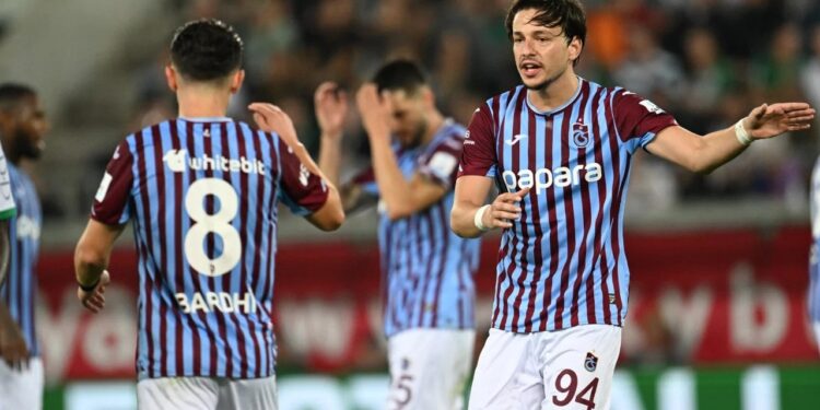 Trabzonspor tarihi başlangıcıyla taraftarı şaşırttı. Kimse beklemiyordu Trabzonspor tarihi başlangıcıyla taraftarı şaşırttı. Kimse beklemiyordu