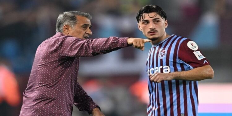 ‘Şenol Güneş’e kırmızı kart çıkmalıydı’