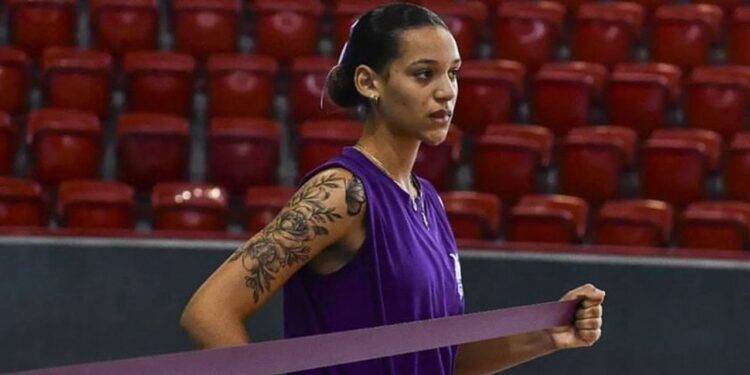 16’lık Kübalı yıldız Türkiye’de. Voleybolda flaş transfer