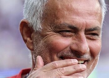 Mourinho: Galatasaray’ı yatakta izledim