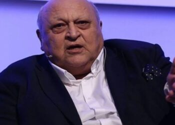 Abdullah Kiğılı imzayı atıyor