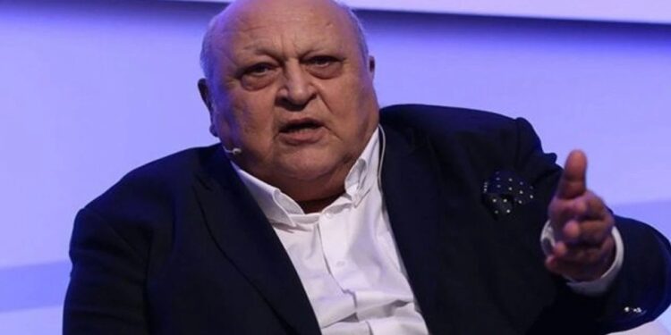 Abdullah Kiğılı imzayı atıyor