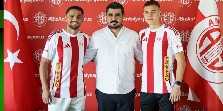 Antalyaspor’da çifte imza töreni