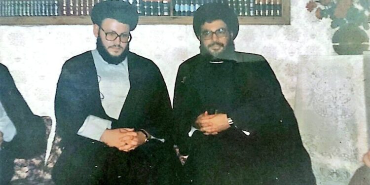 Nasrallah’la fotoğrafını paylaştı. İran seni sattı Nasrallah’la fotoğrafını paylaştı. İran seni sattı
