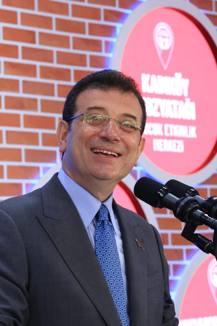 İmamoğlu mega projesini tanıttı