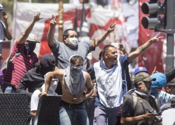 Arjantin kongresi emekli maaş artışını geri çevirdi