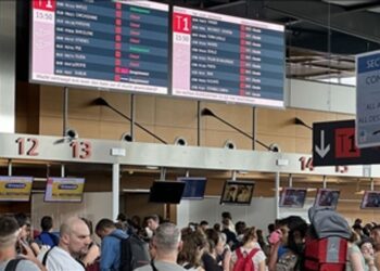 Belçika’nın Charleroi Havalimanı’nda grev nedeniyle bütün uçuşlar iptal edildi