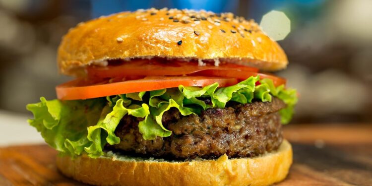 Burger King ismini Türkçe olarak değiştirdi: İşte yeni isim ve logo