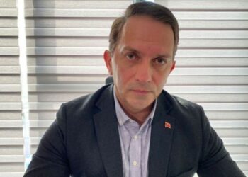 AKP’li Mücahit Birinci Erdoğan’ın danışmanını tokatladı. Yahu sen kimsin?