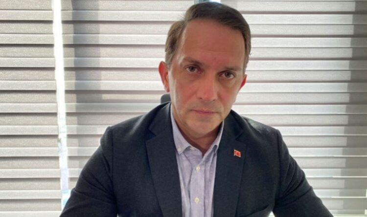 AKP’li Mücahit Birinci Erdoğan’ın danışmanını tokatladı. Yahu sen kimsin?