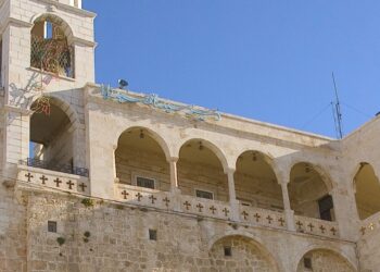 Esad Şam’daki villasında toplantı halindeydi. İsrail jetleri vurdu!