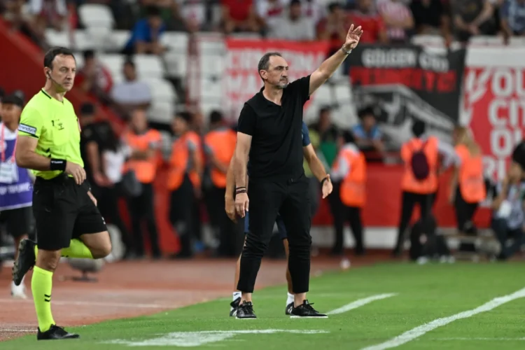 Süper Lig’de ayrılık şoku. Bileti kesildi